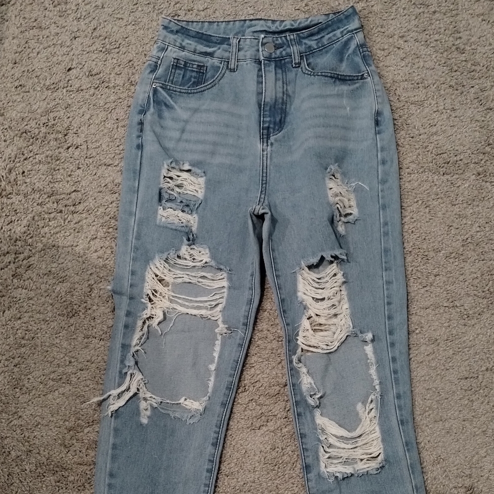 SheIn Distressed Women's Fashion Mom Jeans size 2; inside-seam 25 1/2; waist-25